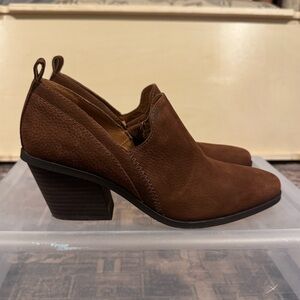 Lucky Brand Vennia Bootie - Cognac/Size 8